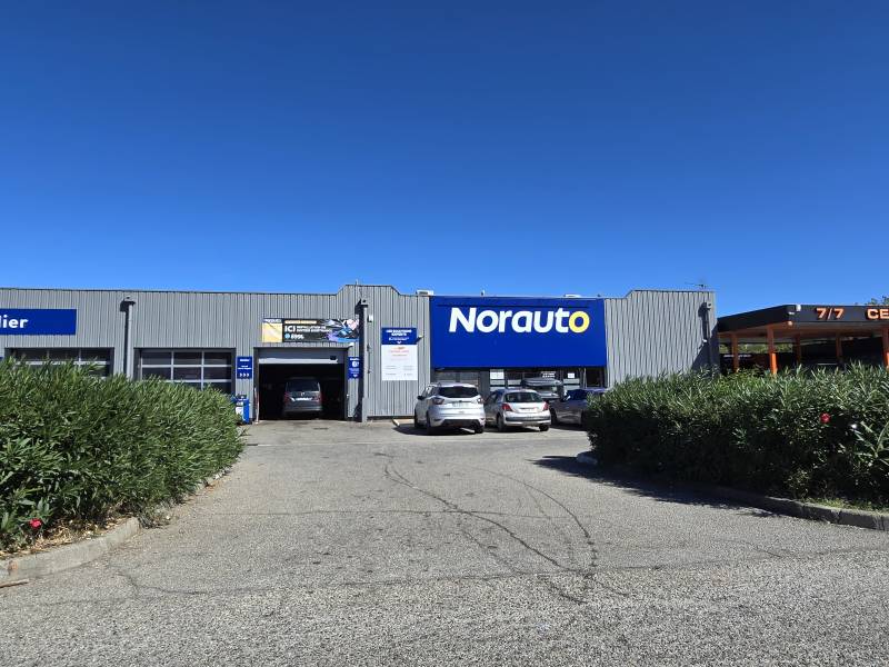 Norauto Istres en face du centre Autosur Istres