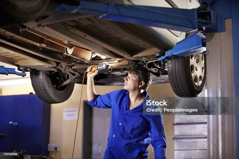 Voiture subissant avec succès le contrôle technique pas cher à Istres