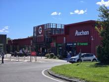AUCHAN ISTRES juste en face de de AUTOSUR ISTRES
